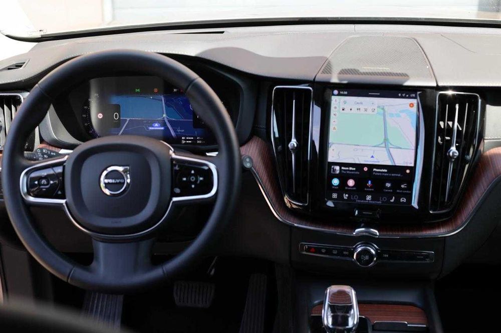 VOLVO XC60 2022 — imagine 4