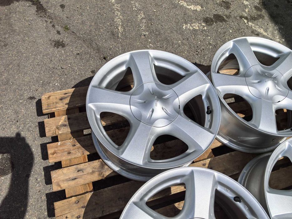 17 цола 6 х 139,7 мм Исузу - ОРИГИНАЛ /Тойота / Грейт Уол и други