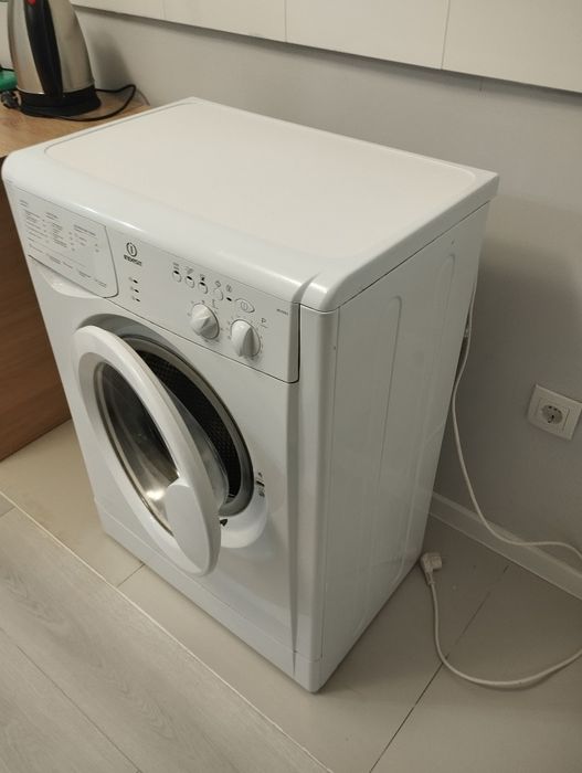 Продам стиральную машину, Indesit.