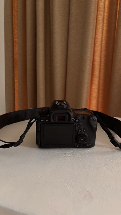 Фотоаппарат Canon 6D Mark 2