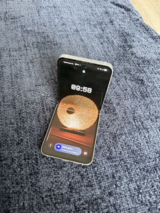 Samsung Galaxy Z Flip6