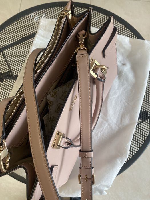 Чанта Guess нова