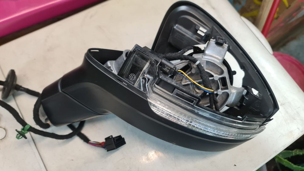 Oglinda dreapta volkswagen touareg rabatabila