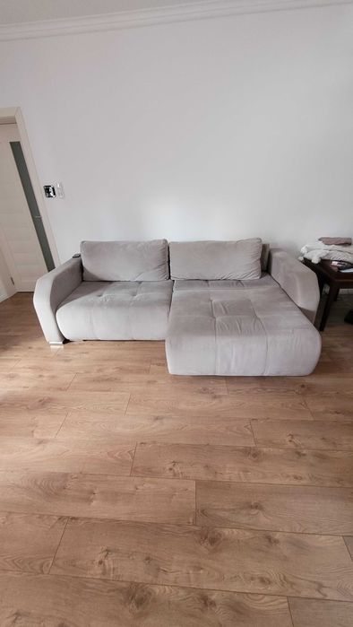 Canapea extensibila culoarea gri deschis