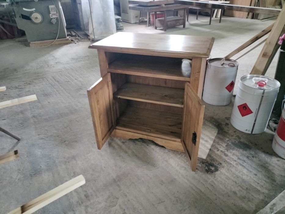 De vânzare mobila veche din lemn masiv restaurata