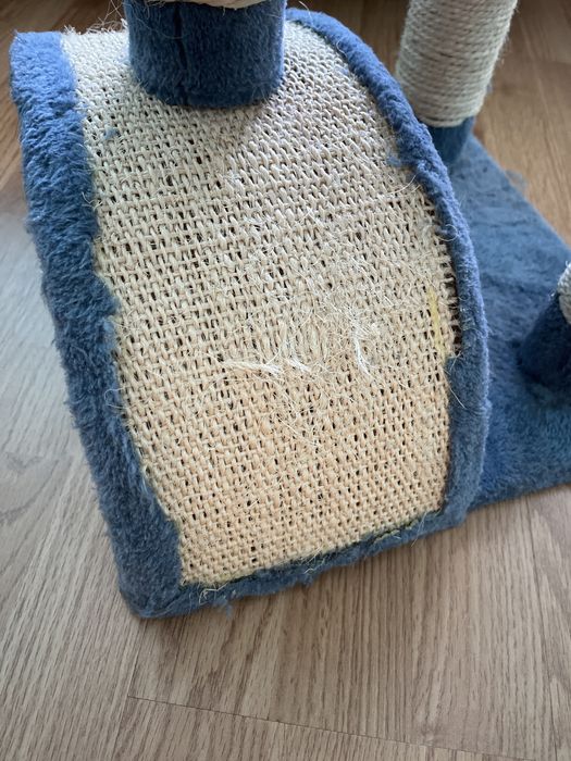 Чесалка за котки катерушка