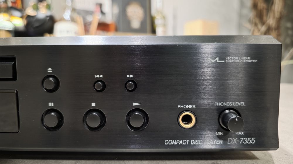 Onkyo DX-7355 – аудиофилски CD плеър, отличен звук и стабилен транспор