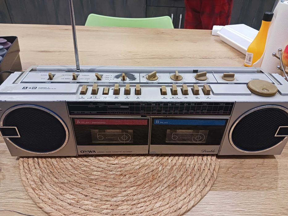 Ретро касетофон от соца