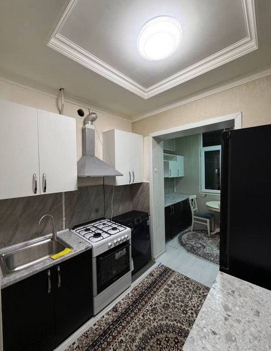 Квартира на Саракулька 2/1/5 общ пл 57м ,во есть дворике тапчан