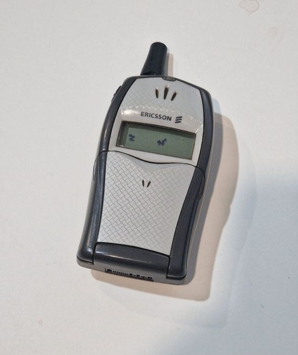 Telefon Sony Ericsson pentru colecție