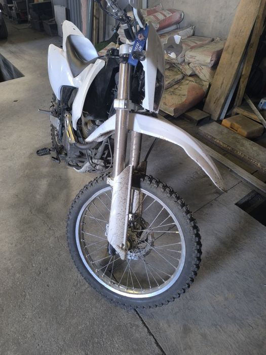 Продаю эндуро 250