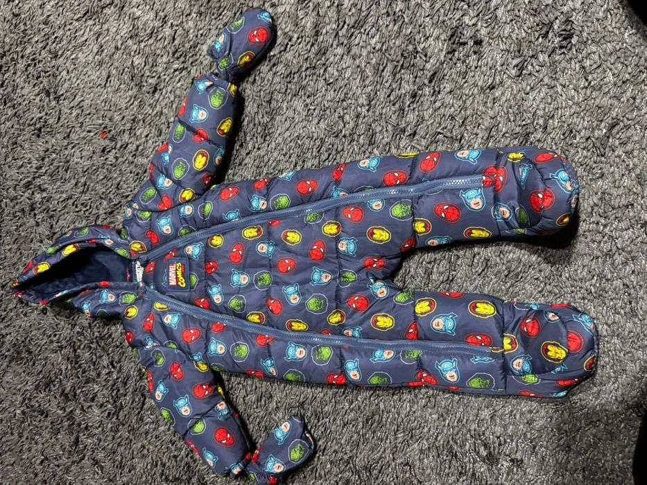 Salopeta combinezon iarna Marvel marimea 80(9-12 luni) impecabil