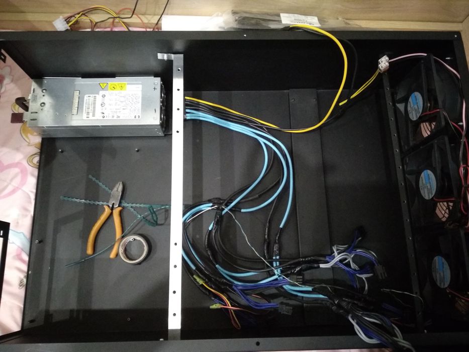 Koop Mining кутия