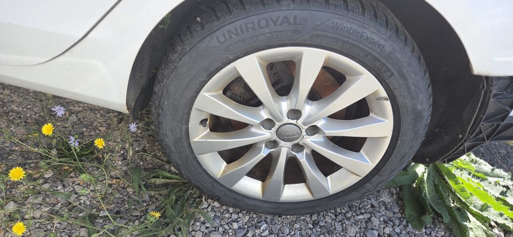 Комплект джанти със зимни гуми Audi a4 B8, 17 ки