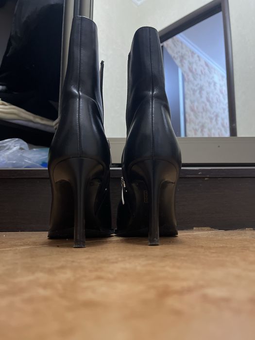 Продам женские ботильоны