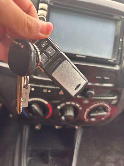 Geely легковый автомобиль