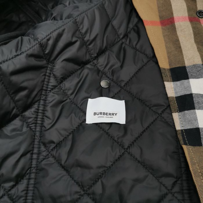 Куртка стеганная /оригинал BURBERRY