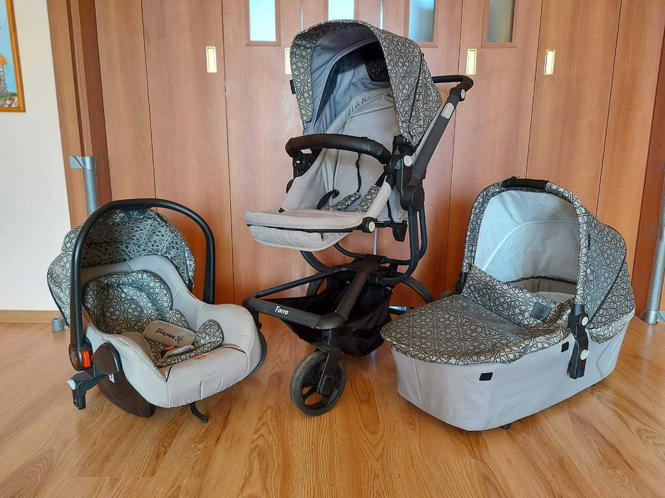 Продавам Бебешка количка комплект Bebe Stars