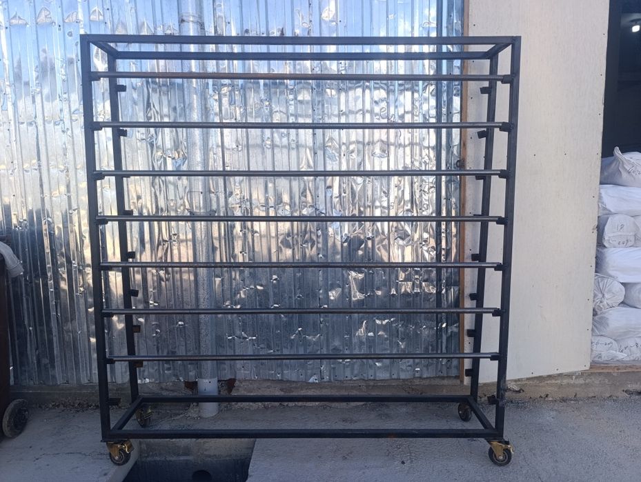 Stellaj vitrina klyonka uchun