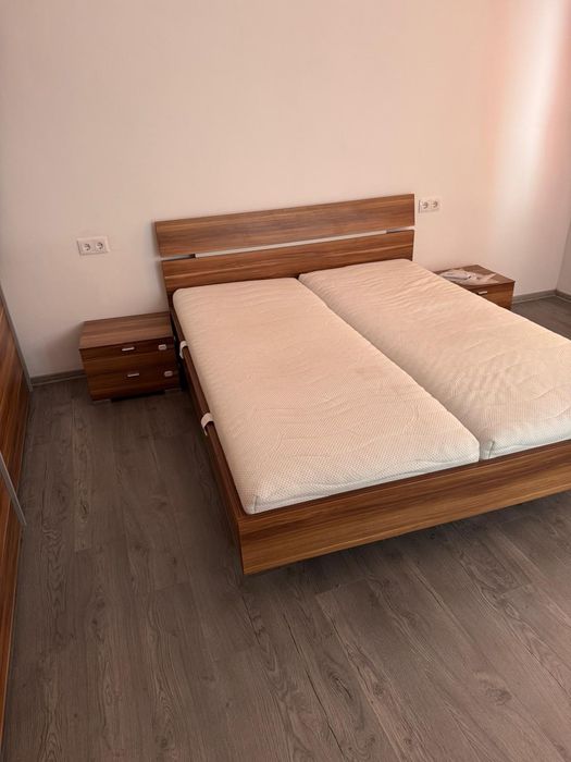 Mobila dormitor pat saltea noptiere dressing