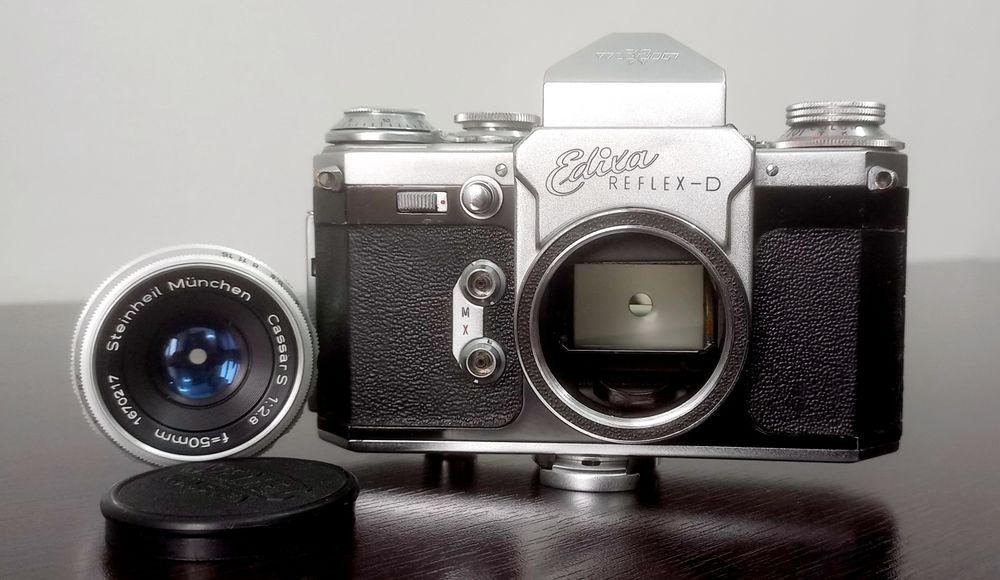 Aparat foto   SLR - EDIXA Reflex  D cu accesorii și geantă OMNICA - IMPECABIL