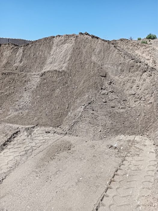 Nisip balastru piatra concasata