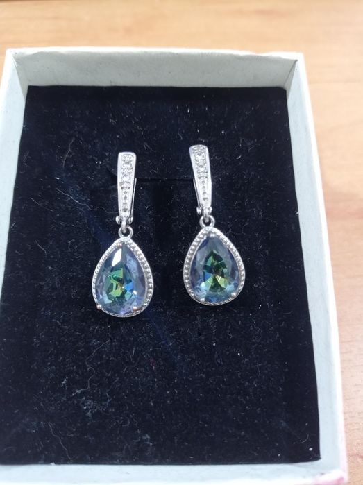 Серьги посеребреные с цирконием отличного качества очень красивые