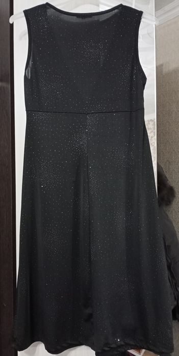 Продам женские платья