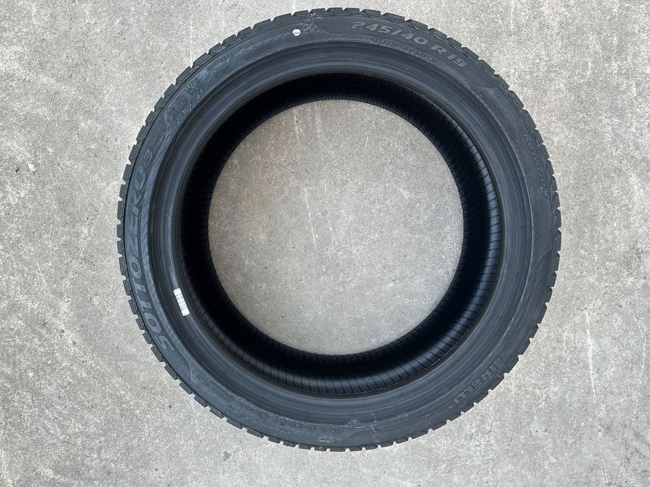 Гума нова зимна гуми 245/40/19” PIRELLI SOTTOZERO 3,RFT