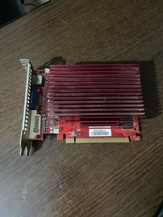 Vând rapid Placă Video NVIDIA GeForce 9500 GT 1GB