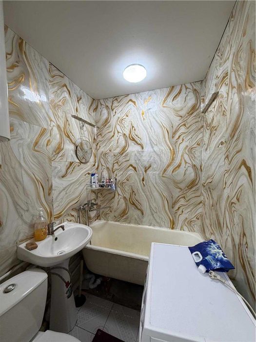 -ПРодам 2 комн по Момышулы (1 микрорайон).