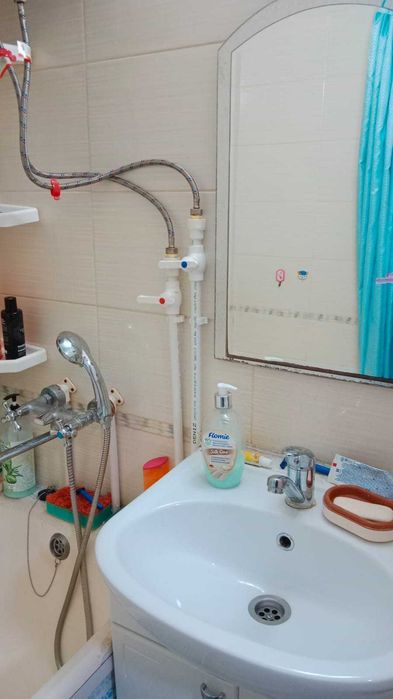 Продам 1 комн. квартиру Республики 21