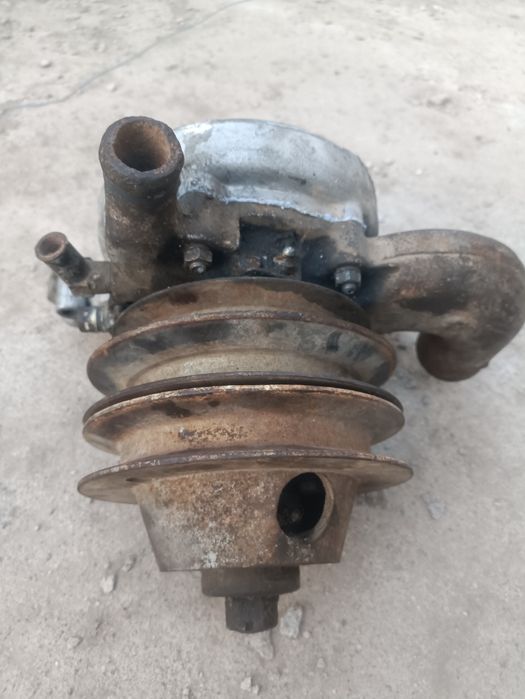 Помпа на зил 131