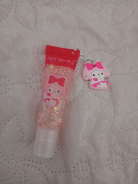 Блеск для губ с блестками