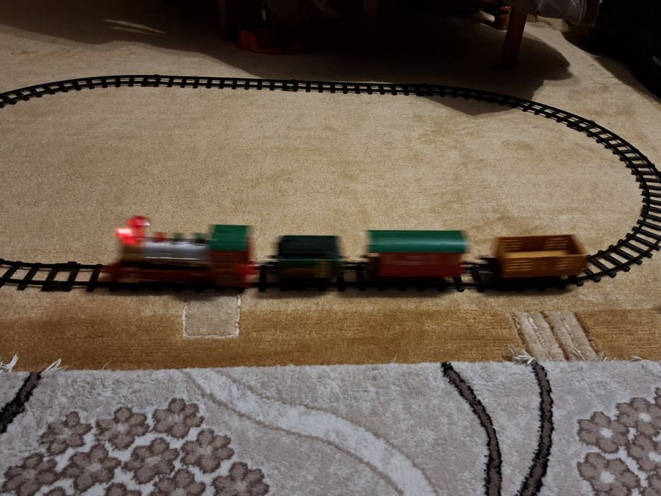 Trenuleț cu sina, funcționare perfecta, pe baterii