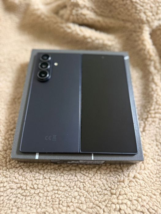 Samsung Galaxy Z Fold 7 jet black