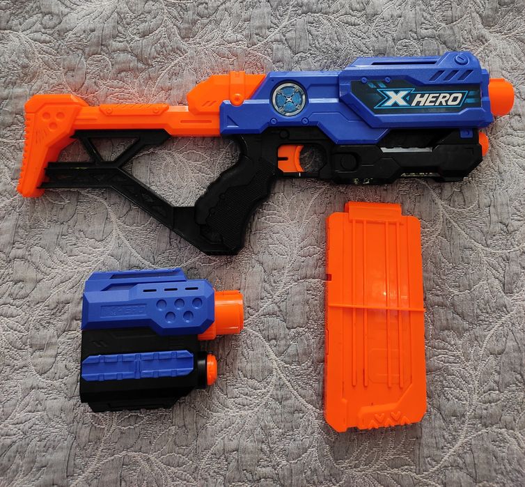 Продаётся НЁРФ (пуля не вылетает) и воздушный бластер(как новый)