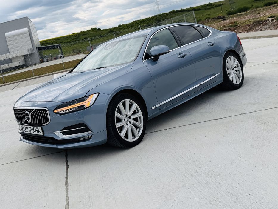 Vand schimb volvo R - DESING  an 2020 motor 2.0D 235 cppropietar in acte