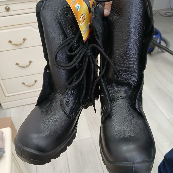 Продаю Берцы зиные и летние