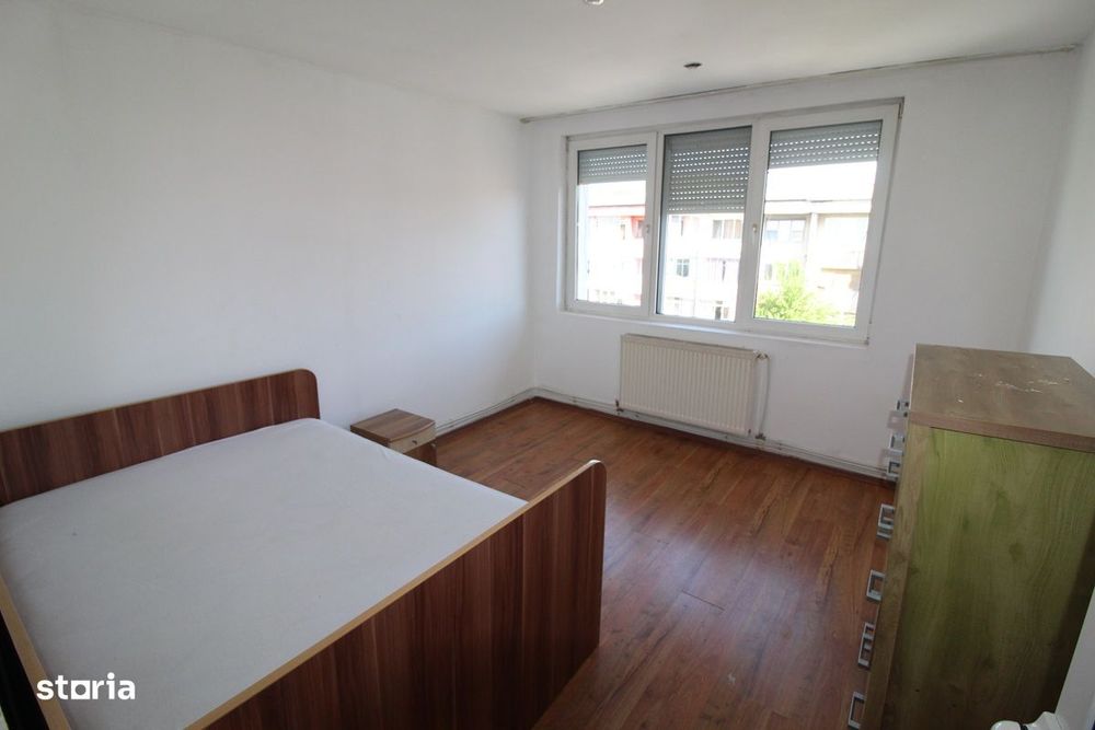 Vând apartament 2 camere în Hunedoara, zona Micro 4, S.U. 44 mp — fotografia 3