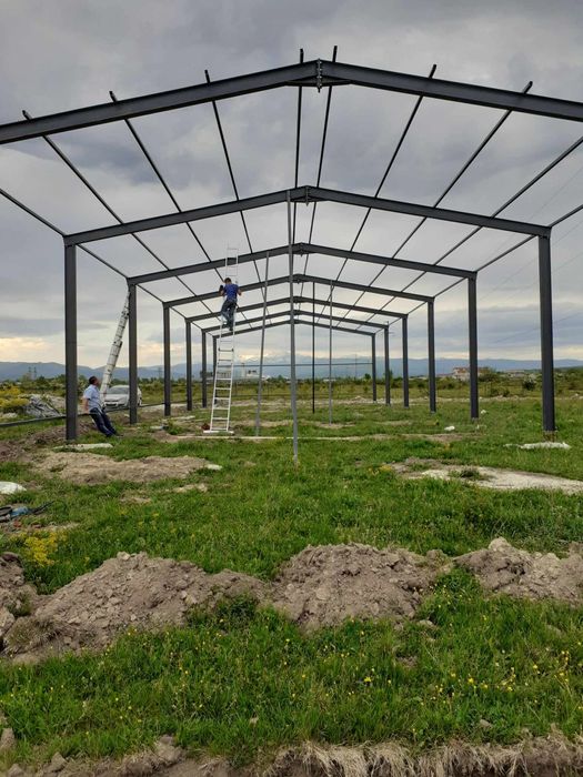 Vând hală metalica de 15 m x30 m x5 m și alte dimensiuni pe comanda