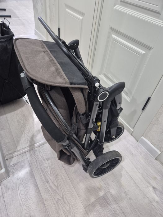 Продам детскую коляску