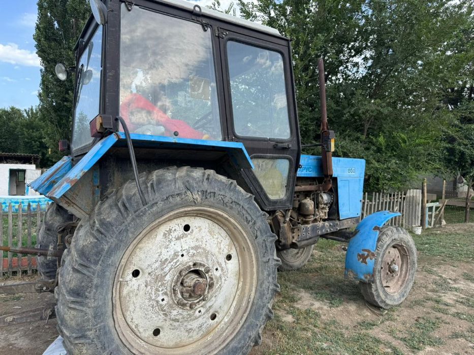 Сатылады МТЗ-80 тракторы + соқа. Продается трактор МТЗ-80+плуг.