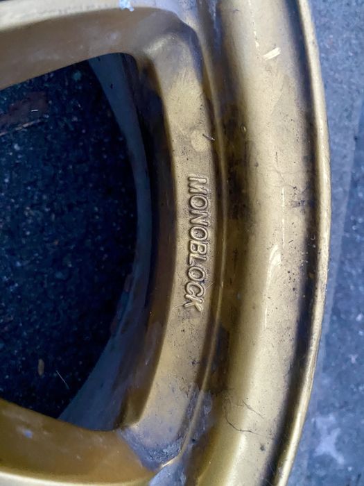 Диски r17 5*100 золотого цвета