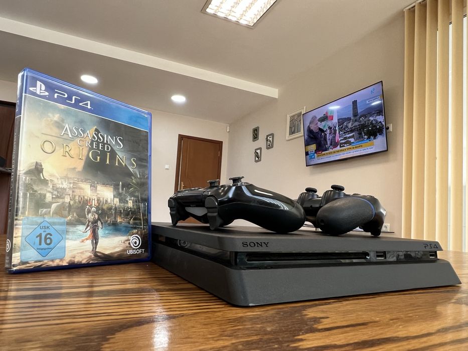 КОНЗОЛА PS4 с оригинален контролер