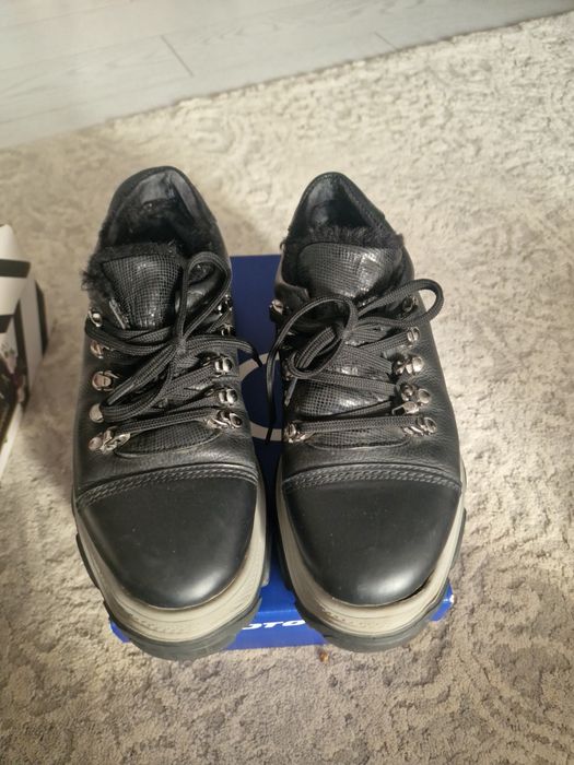 женская обувь, кроссовки кожа натуральная