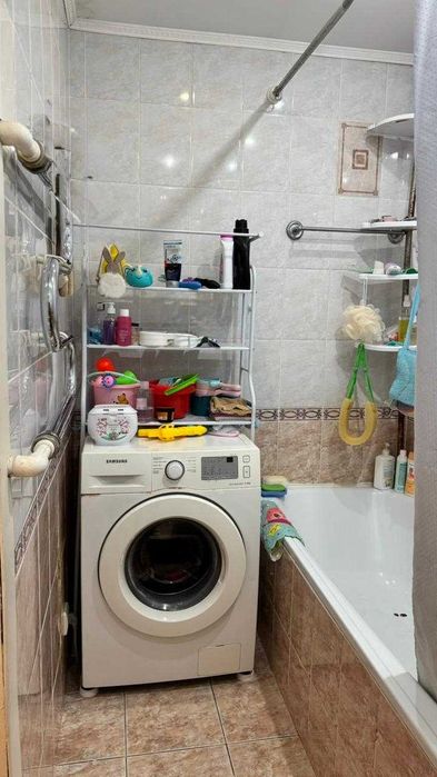 Продам 2 комн. кв. район Достык Мола