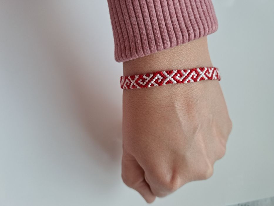 Ръчно плетени мартеници