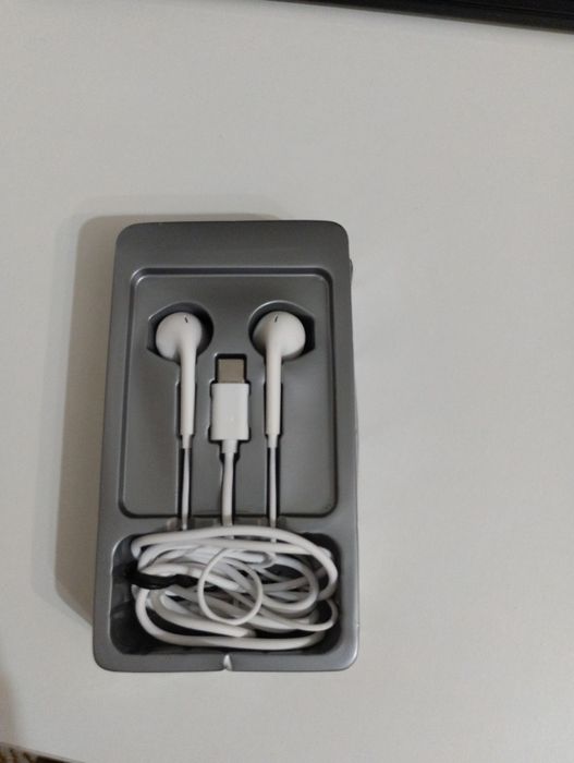 Наушники почти новые