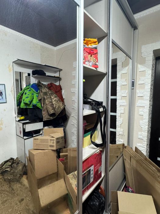 Шкаф прихожий , нормальное